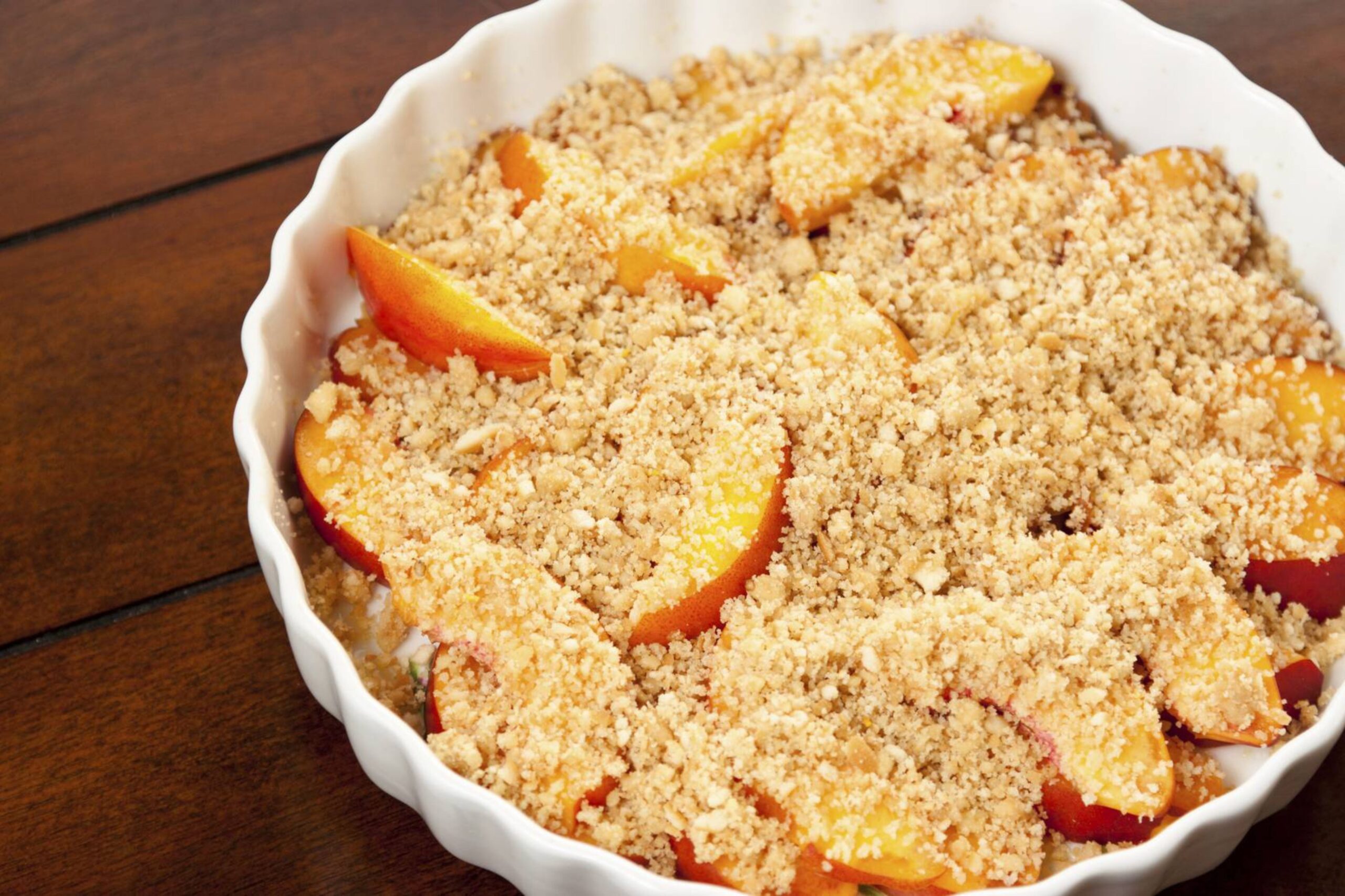 Fresh peaches for a peach crumble recipe